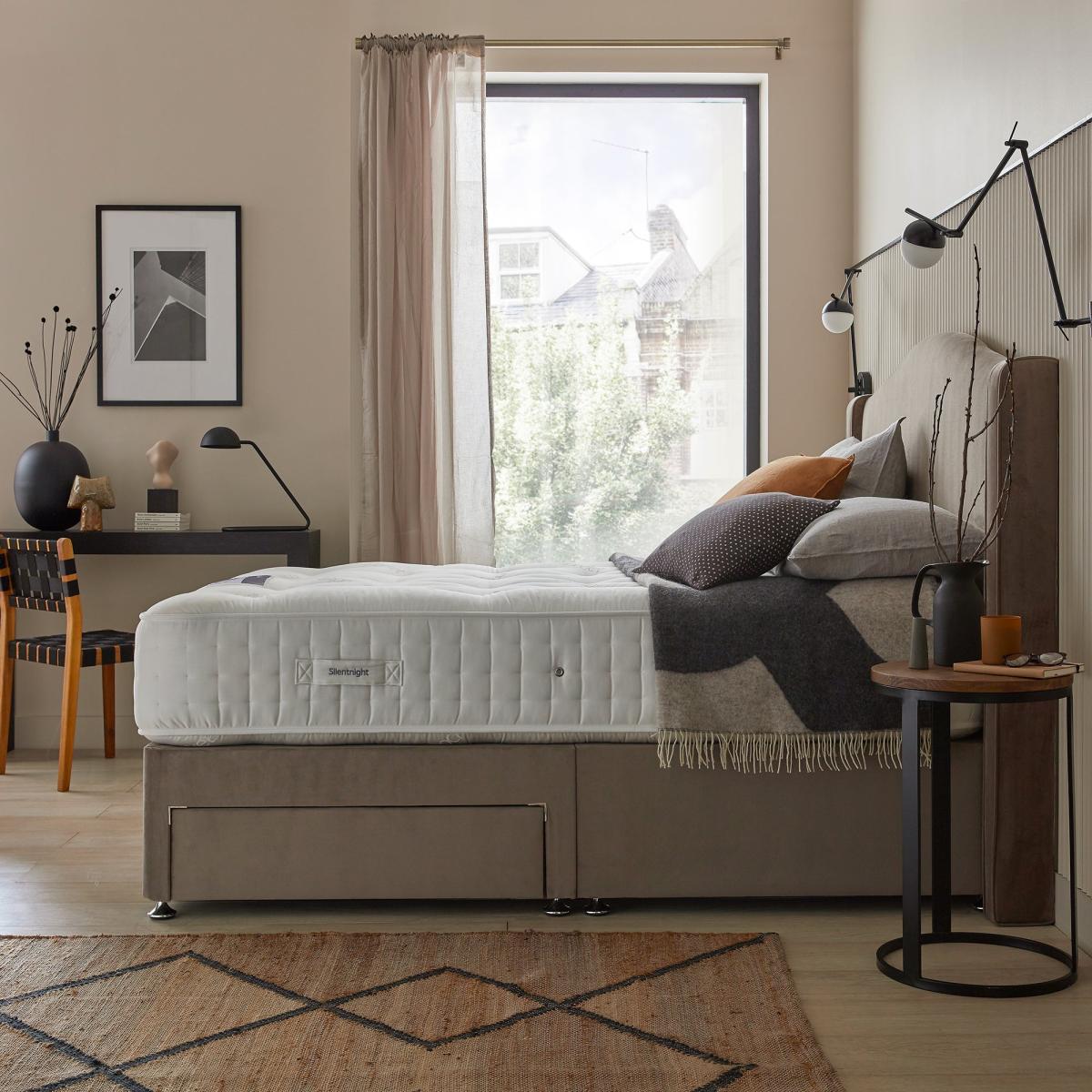 Silentnight 2000 Pocket Sprung Natural Mattress White – image 5