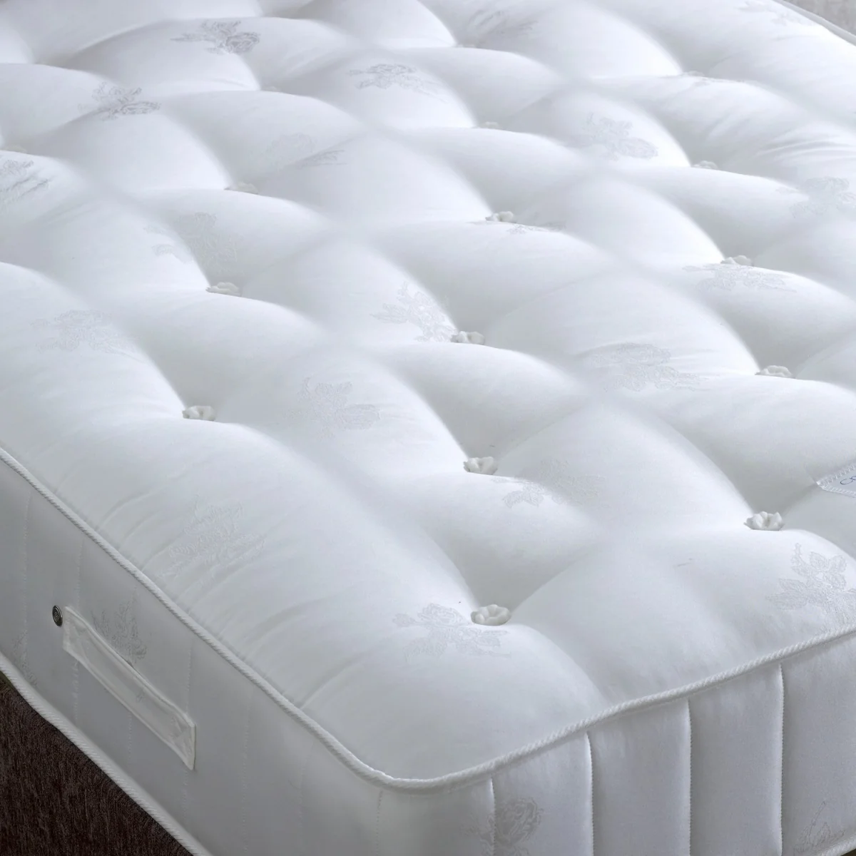 Crystal Pocket Sprung Small Double Mattress - Medium Firmness – image 3