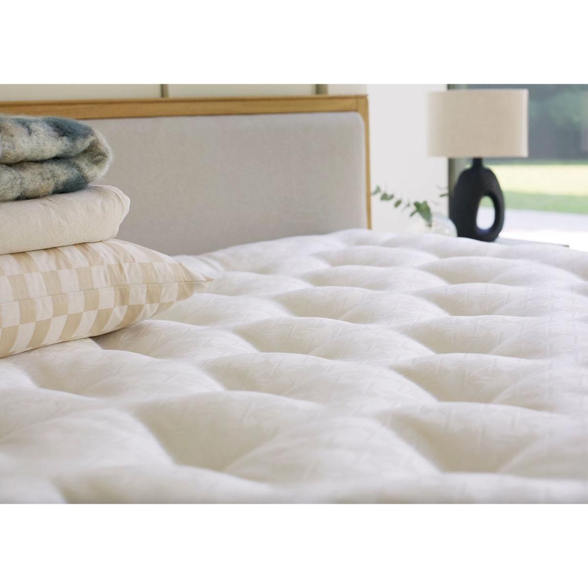 Heal's Ultimate Luxury Double Mattress Soft – image 4