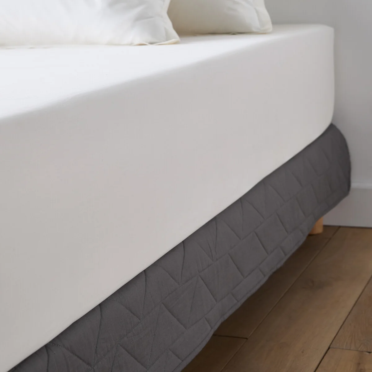 Zig-Zag Scenario 100% Cotton Quilted Mattress Cover – image 2