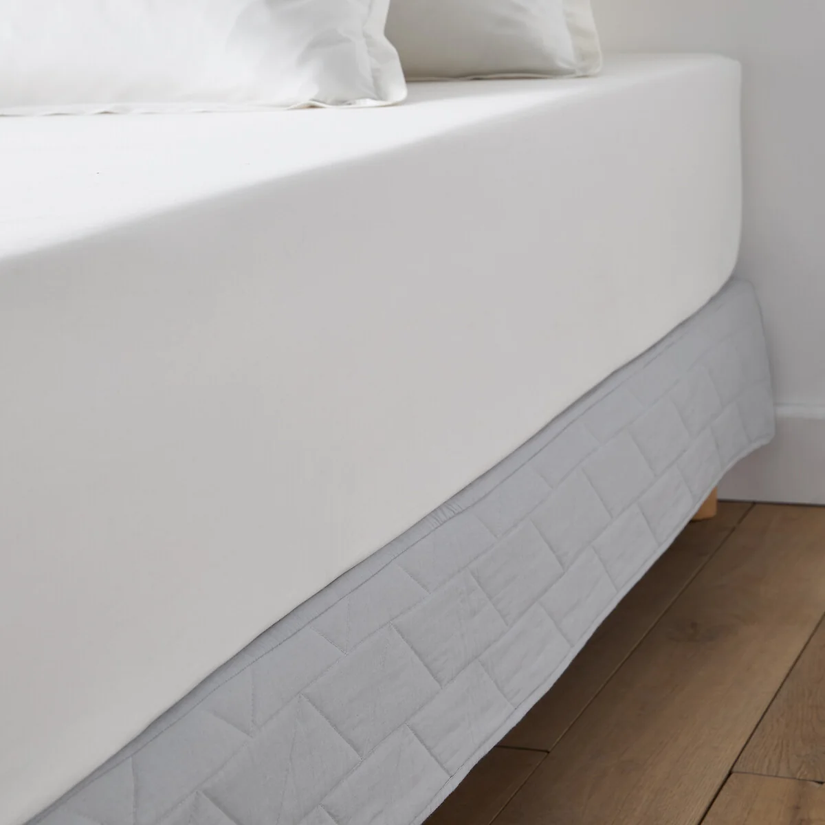 Zig-Zag Scenario 100% Cotton Quilted Mattress Cover – image 2