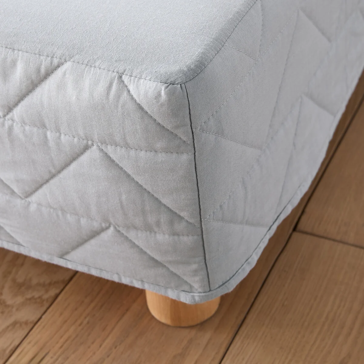 Zig-Zag Scenario 100% Cotton Quilted Mattress Cover – image 3