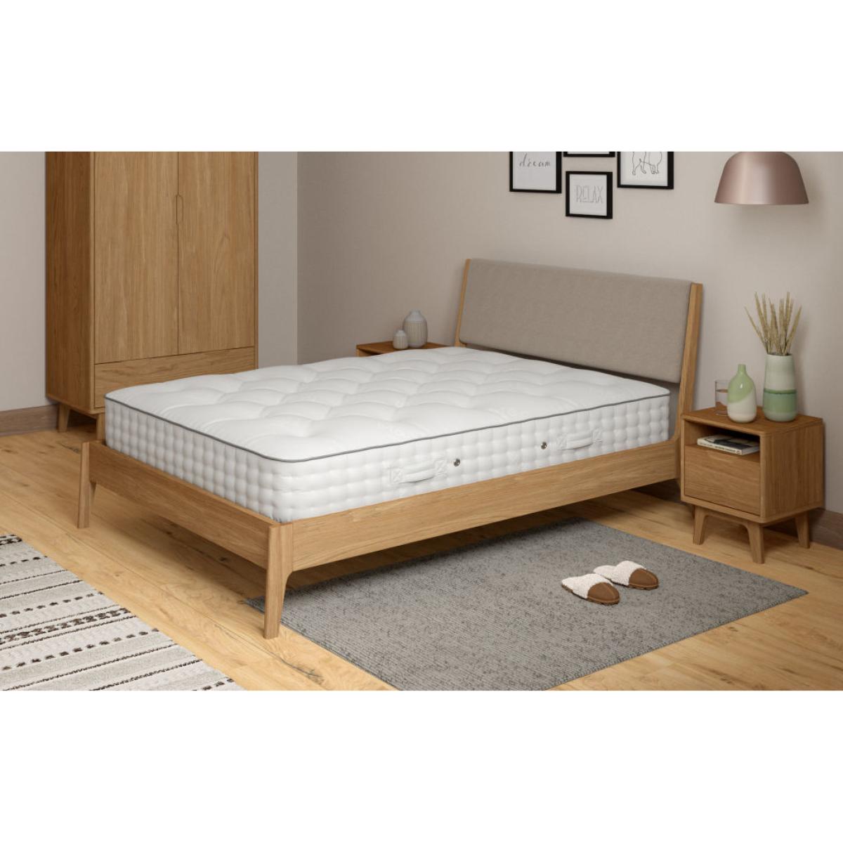 M&S 1500 Pocket Spring Medium Mattress - 4FT6 - White, White – image 3