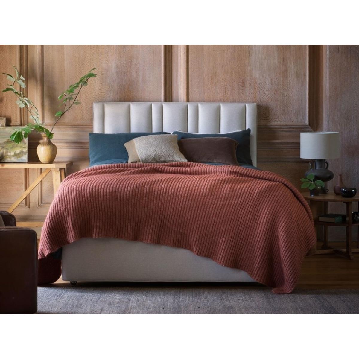 Hypnos Hayle Superb Mattress and Divan Set - 135cm Double - 2 Drawers - Standard Fabric – image 3