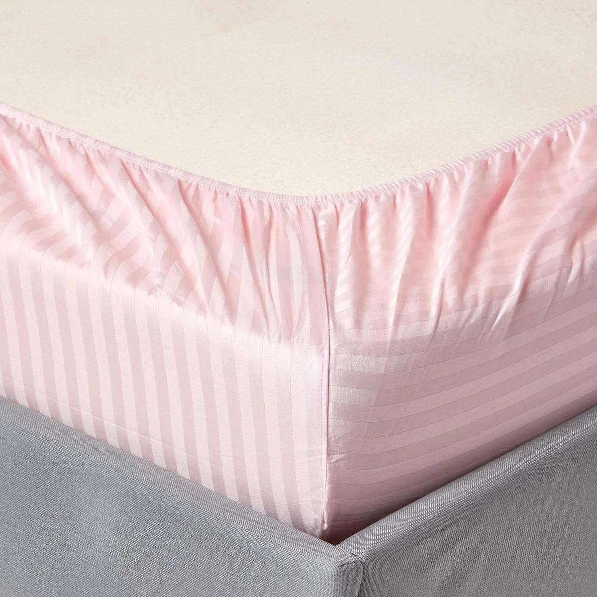 330 Thread Count Egyptian Cotton Satin Stripe Fitted Sheet - Pink / King – image 2