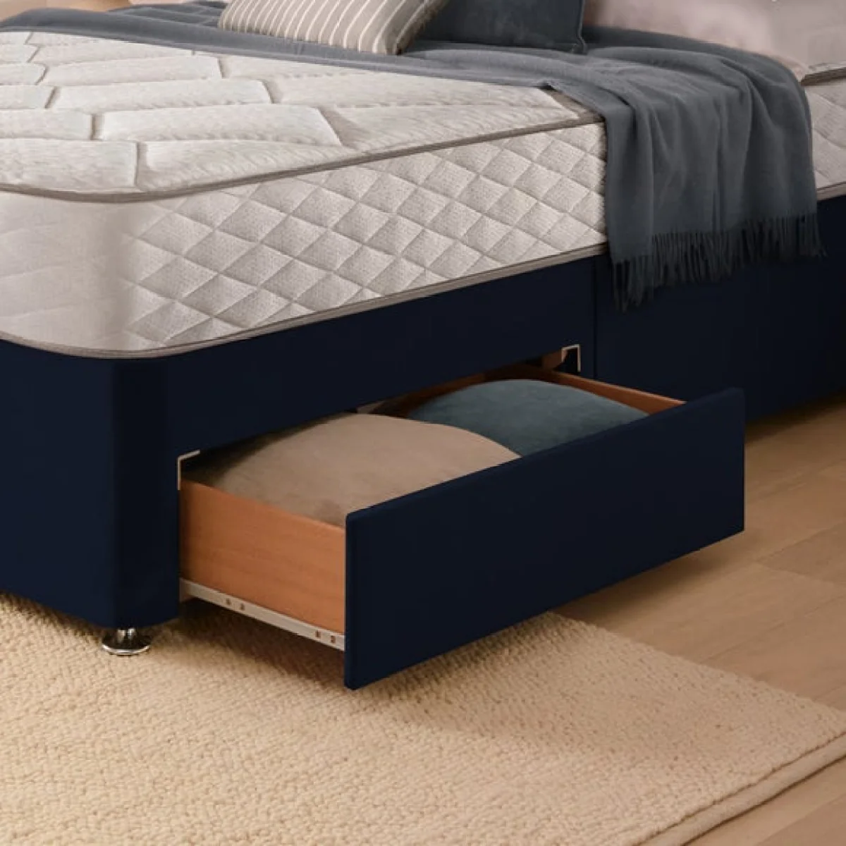 Silentnight Divan Set with Paris Headboard and 800 Pocket Spring Memory Foam Mattress – image 4
