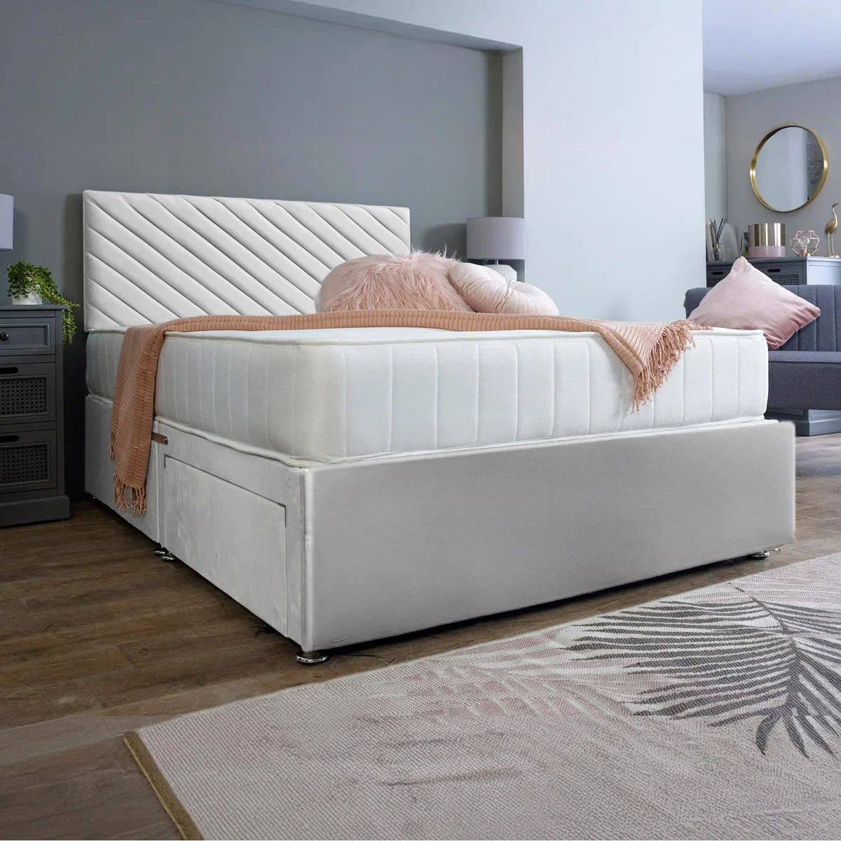 Divan Bed Base with Aspen Headboard - White / 4x Drawers / 30kg / Small Double