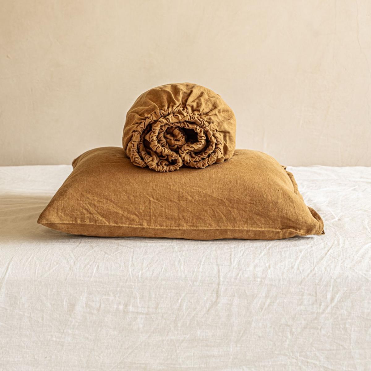Cinnamon Linen Fitted Sheet – image 2