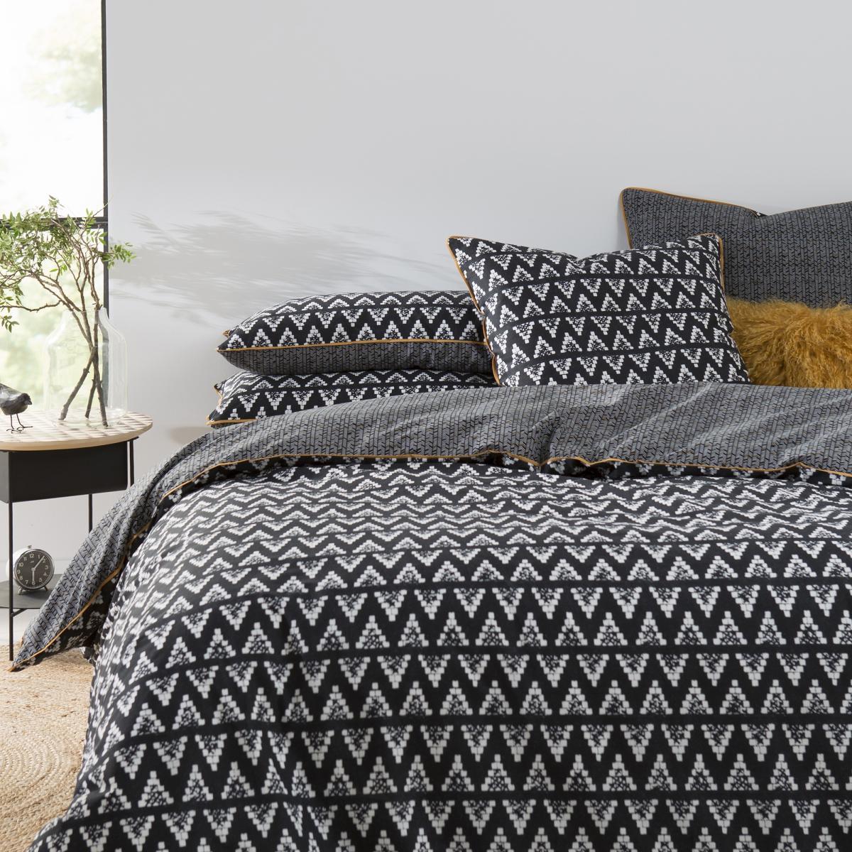Popayan Patterned Fitted Sheet – image 2