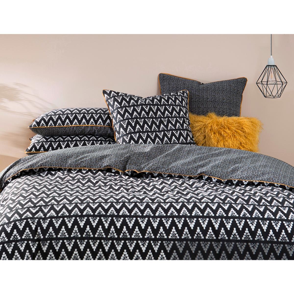 Popayan Patterned Fitted Sheet – image 3