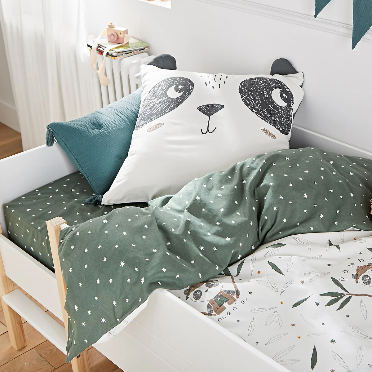 Panda Mania Stars Cotton Fitted Sheet – image 2