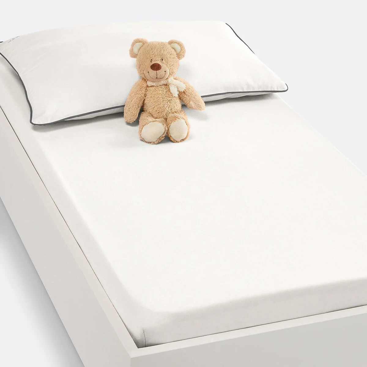 Pack of 2 Plain Cotton Fitted Sheets – image 1