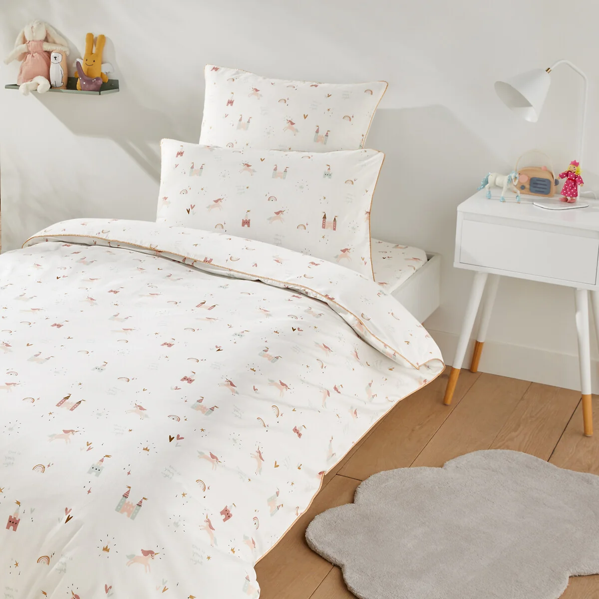 Unicorn Castle Child's Cotton Fitted Sheet – image 2