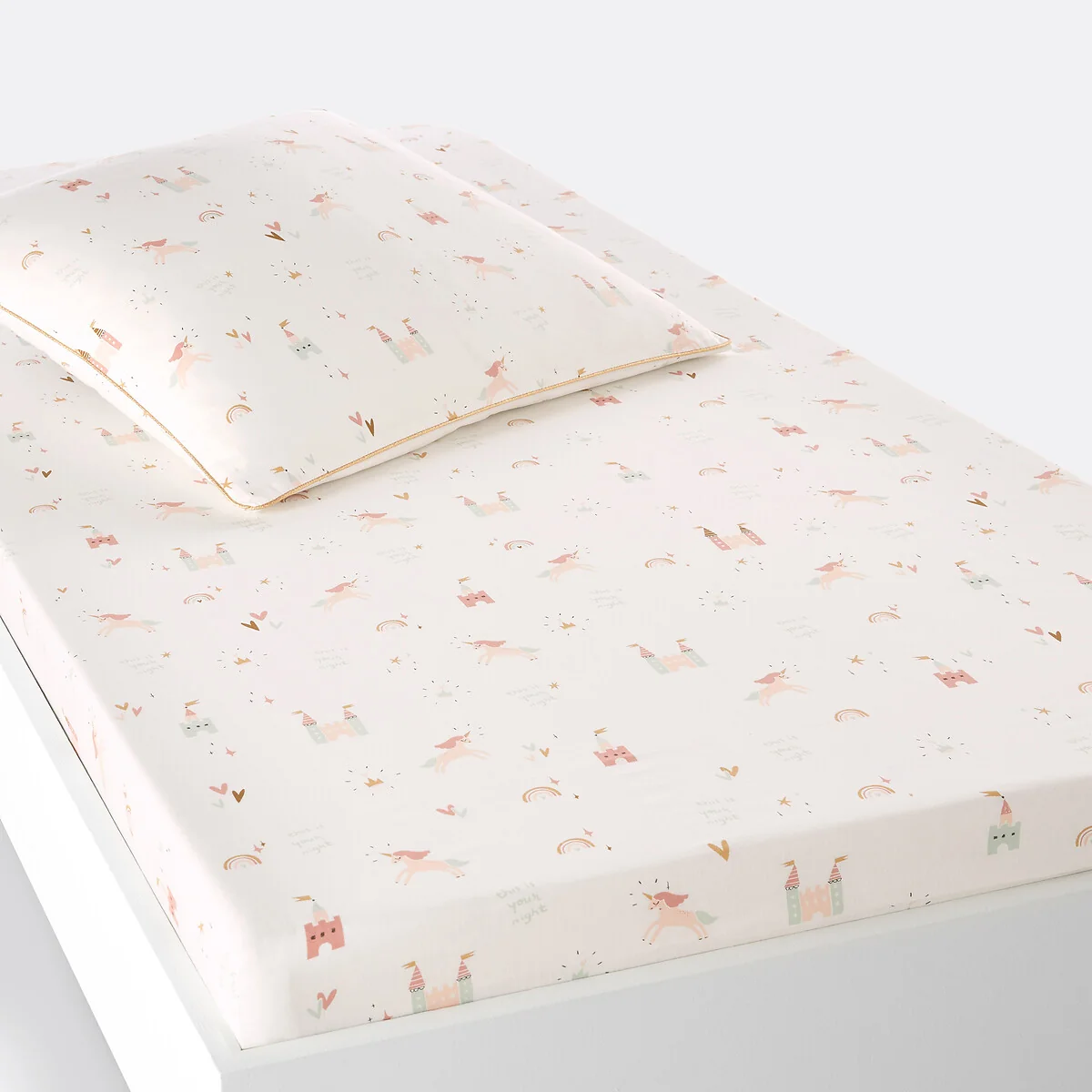 Unicorn Castle Child's Cotton Fitted Sheet – image 1