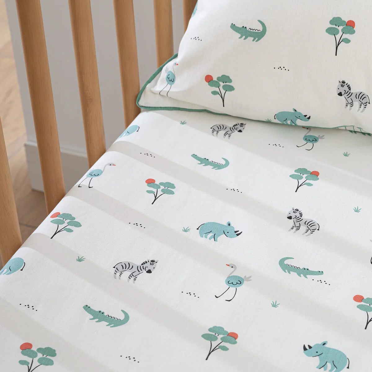 Savane Animal Print Organic Cotton Children's Fitted Sheet with 17cm Flap – image 3