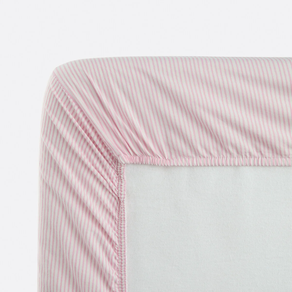 Swan Child's Fitted Sheet in 50% Recycled Washed Cotton – image 4