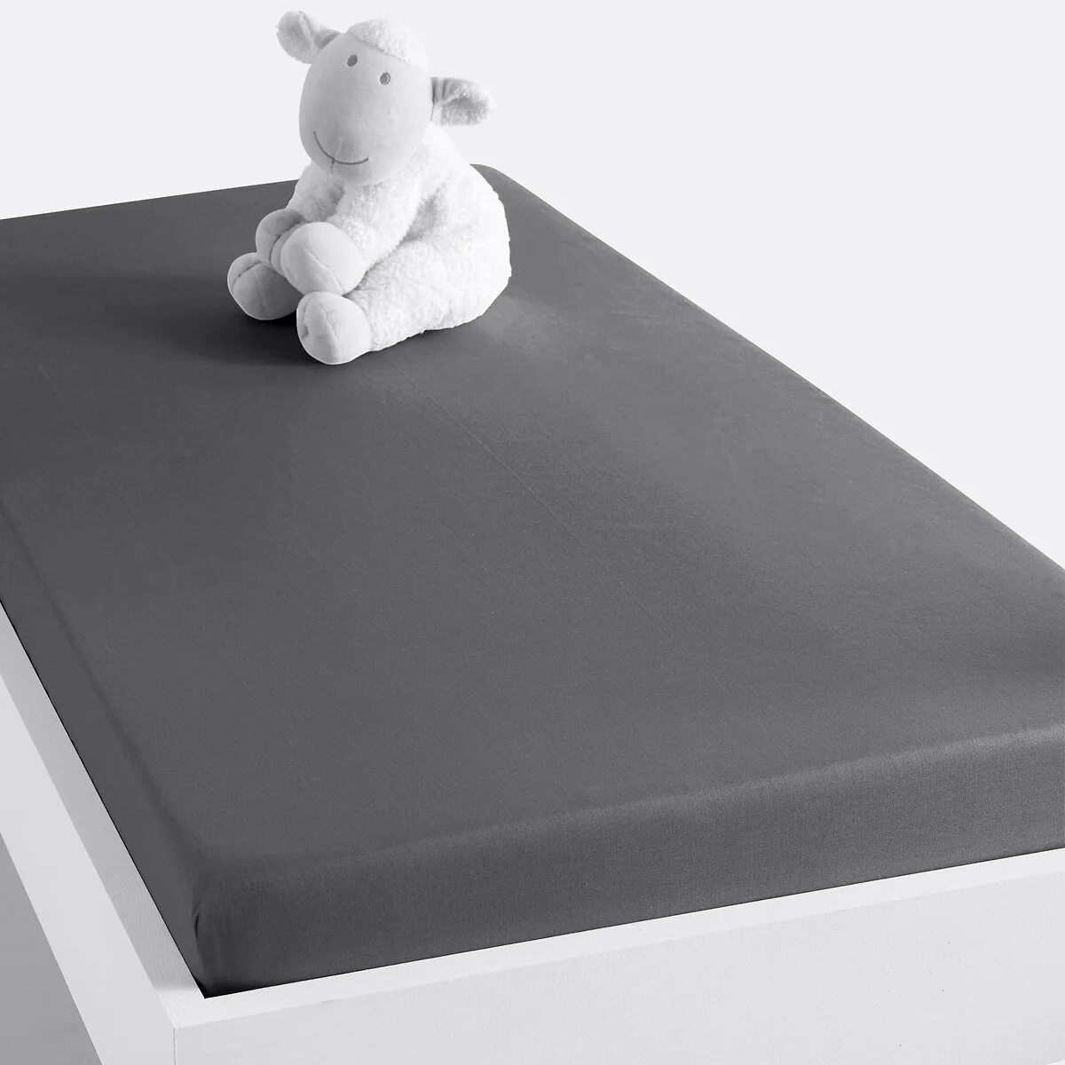 Scenario Plain Polycotton Fitted Sheet – image 1
