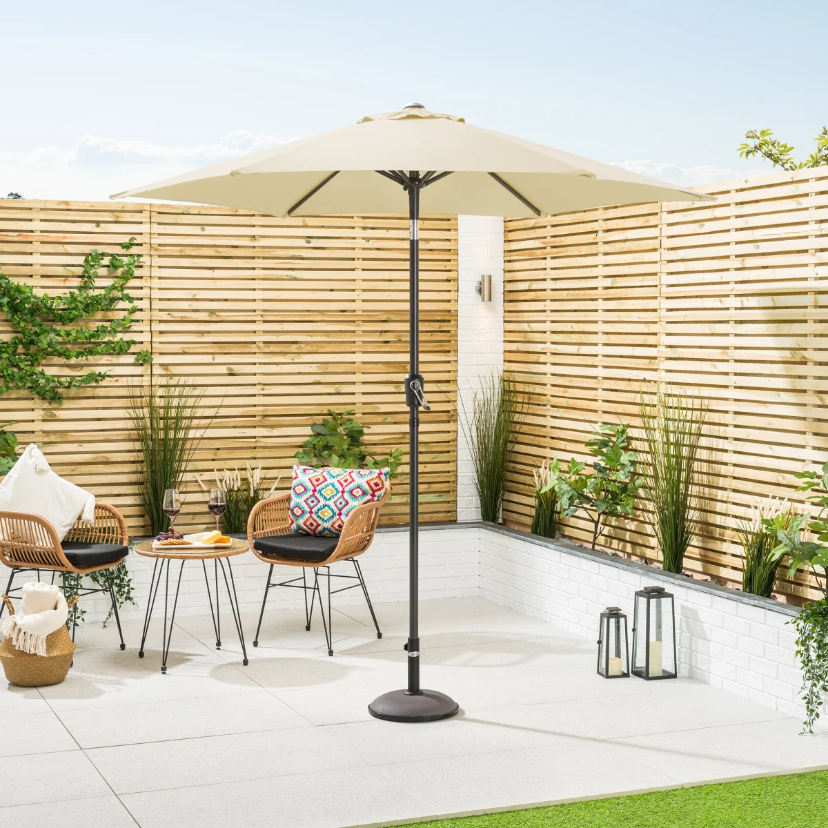 Crank & Tilt Parasol - 2.4m – image 15