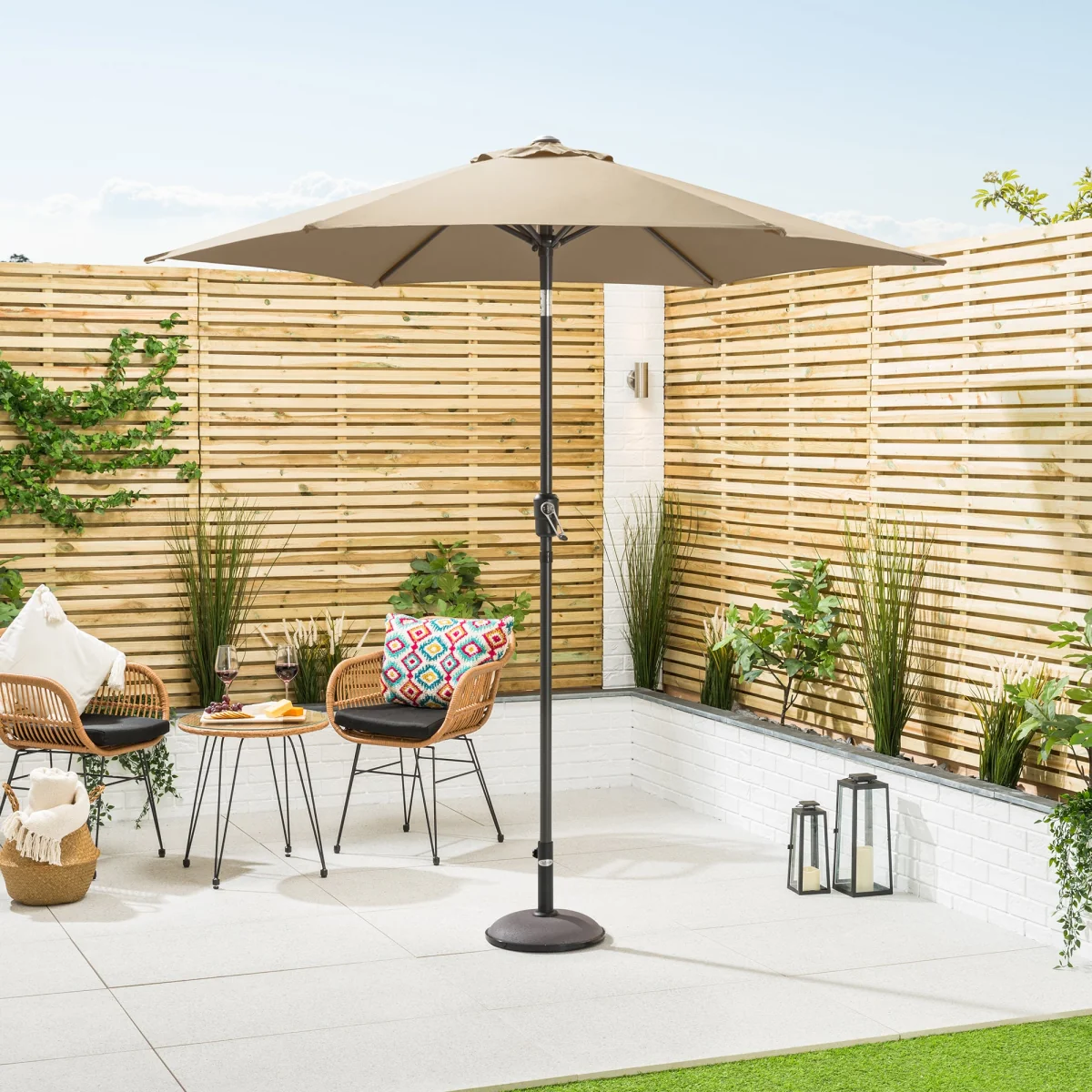 Crank & Tilt Parasol - 2.4m – image 3