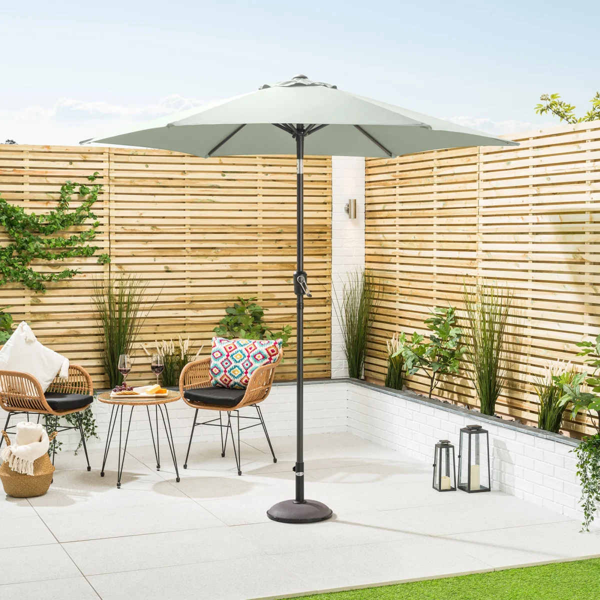 Crank & Tilt Parasol - 2.4m – image 7