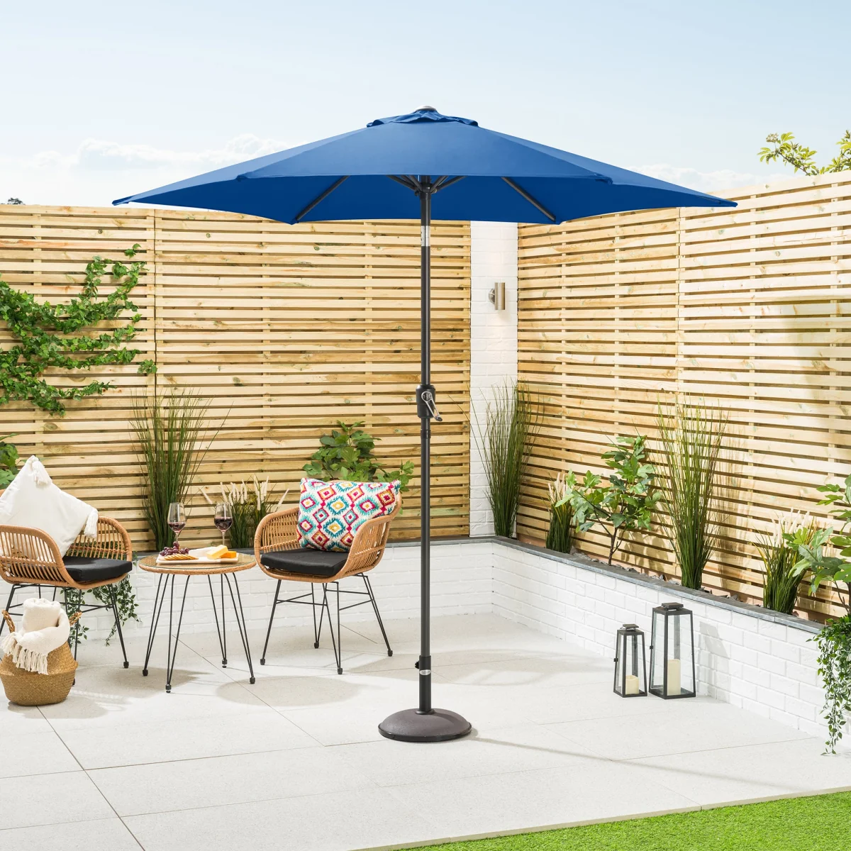 Crank & Tilt Parasol - 2.4m – image 9