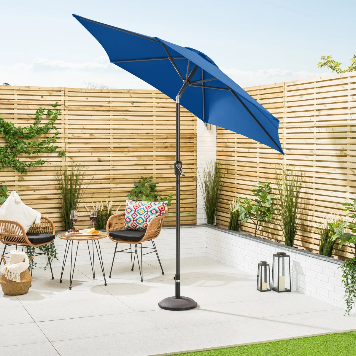 Crank & Tilt Parasol - 2.4m – image 1