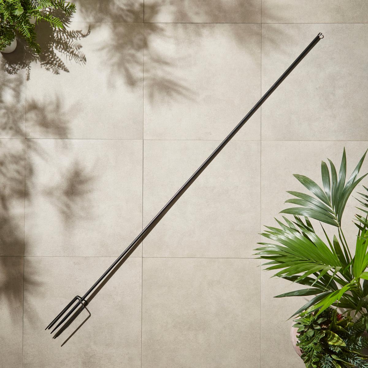 Outdoor Iron Festoon Pole – image 2