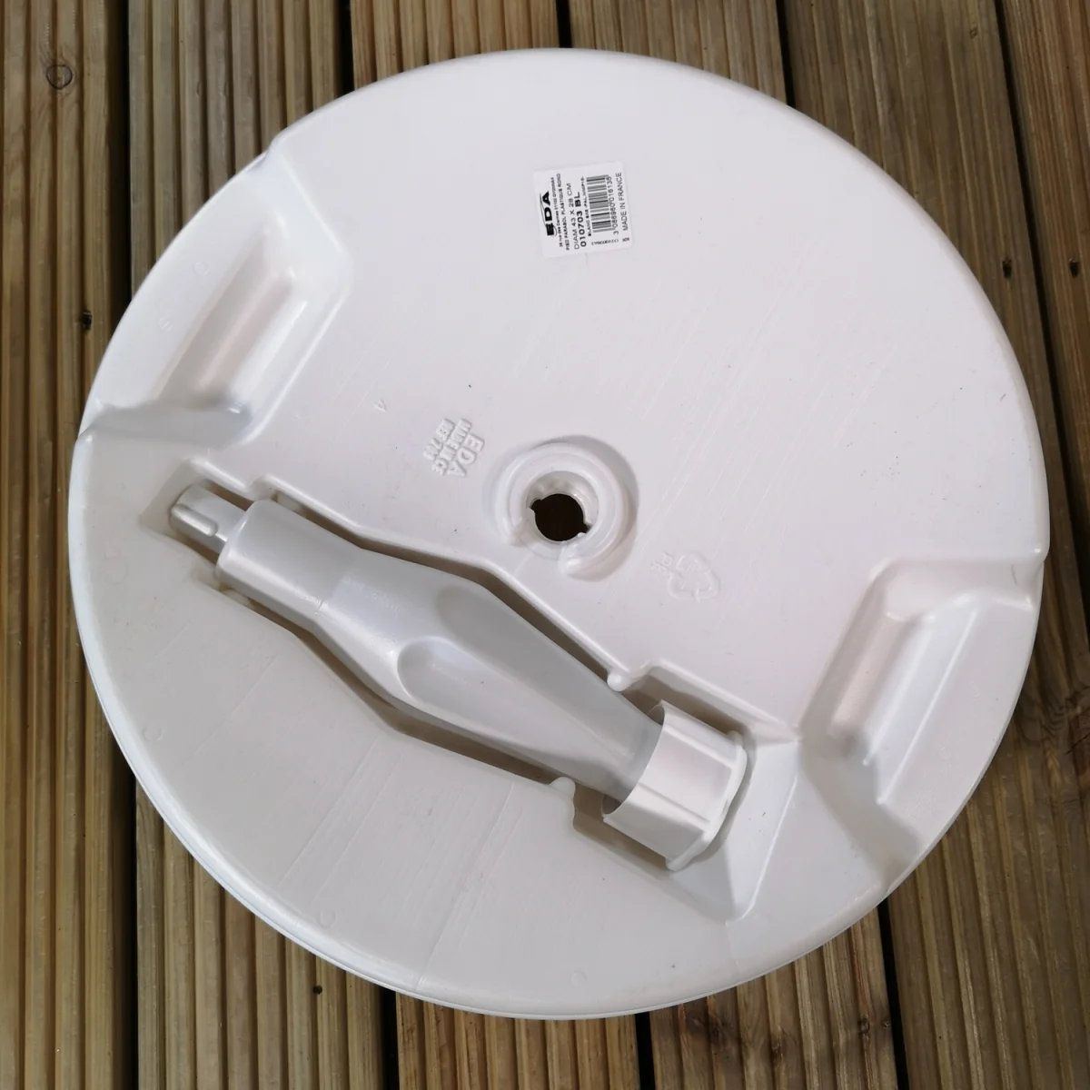 13kg 13 Litre Capacity Water Filled Garden Parasol Umbrella Base in White - White – image 7