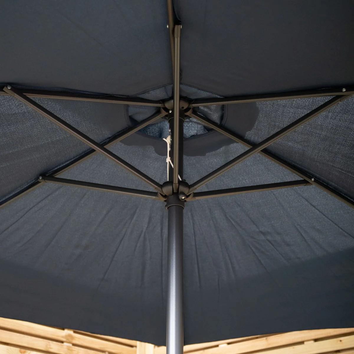 Samuel Alexander 2.7m Havana Garden Patio Parasol with Crank Handle and Cover in Blue - Blue – image 5