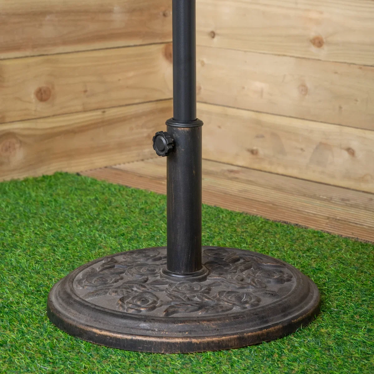Samuel Alexander 2.7m Havana Garden Patio Parasol with Crank Handle and Cover in Green - Green – image 6