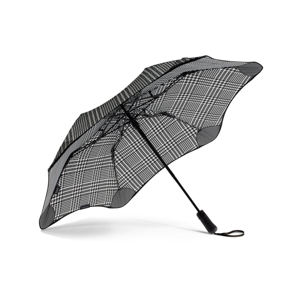 Grey Blunt Seasonal Metro Umbrella - Houndstooth Blunt Umbrellas – image 3