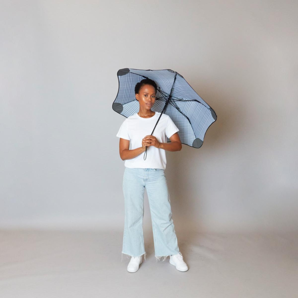 Grey Blunt Seasonal Metro Umbrella - Houndstooth Blunt Umbrellas – image 4