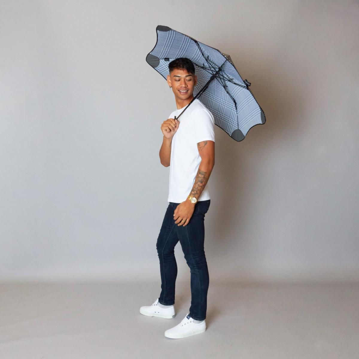 Grey Blunt Seasonal Metro Umbrella - Houndstooth Blunt Umbrellas – image 8