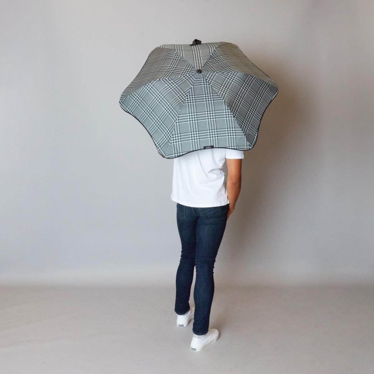 Grey Blunt Seasonal Metro Umbrella - Houndstooth Blunt Umbrellas – image 9