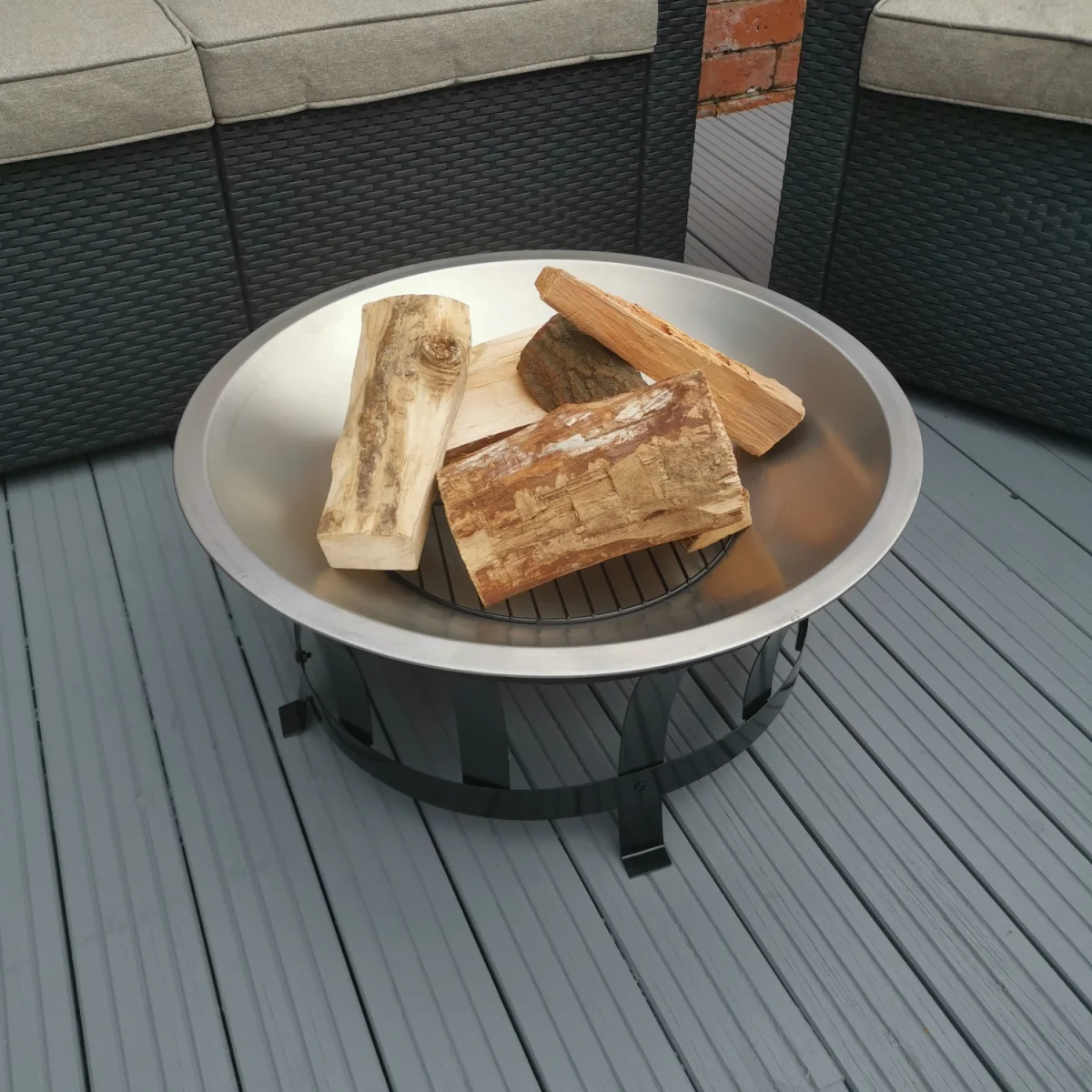 60cm Garden Fire Pit Bowl with BBQ Grill and Mesh Lid - Black – image 2