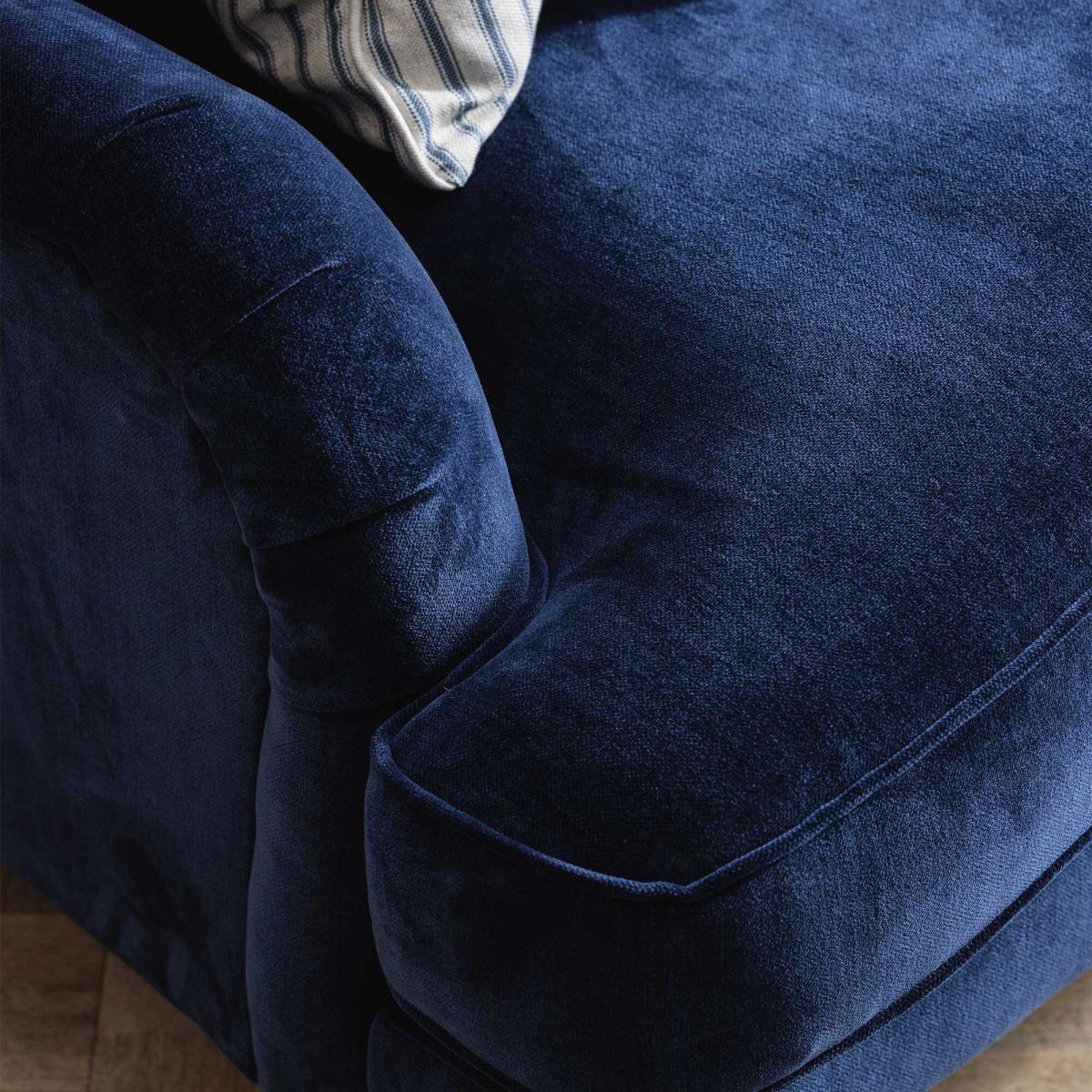 Windermere Large Chesterfield Sofa | Barker & Stonehouse – image 10