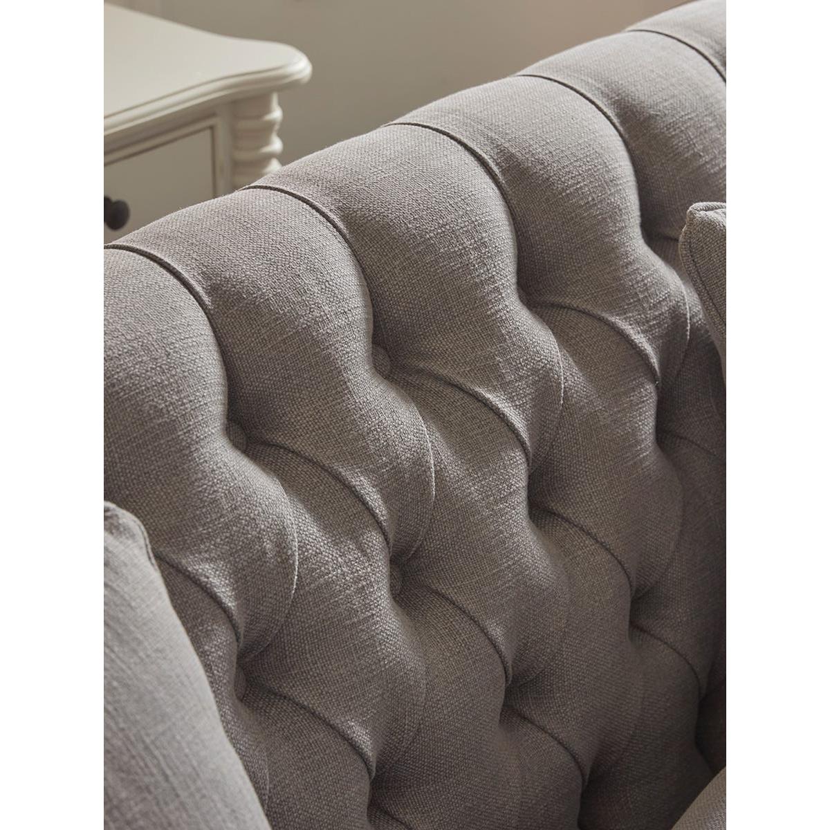 Flore Buttoned Sofa – image 2