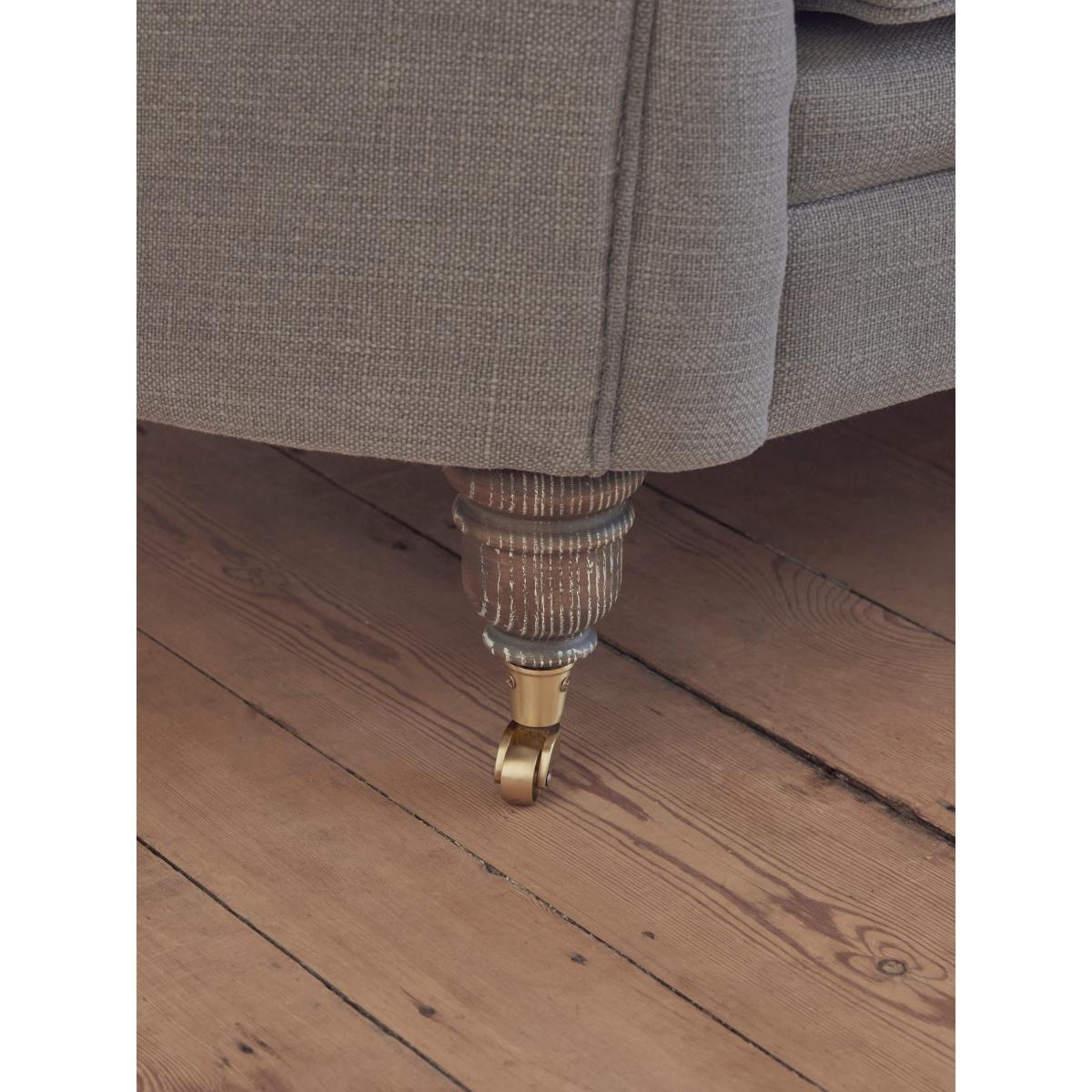 Flore Buttoned Sofa – image 4