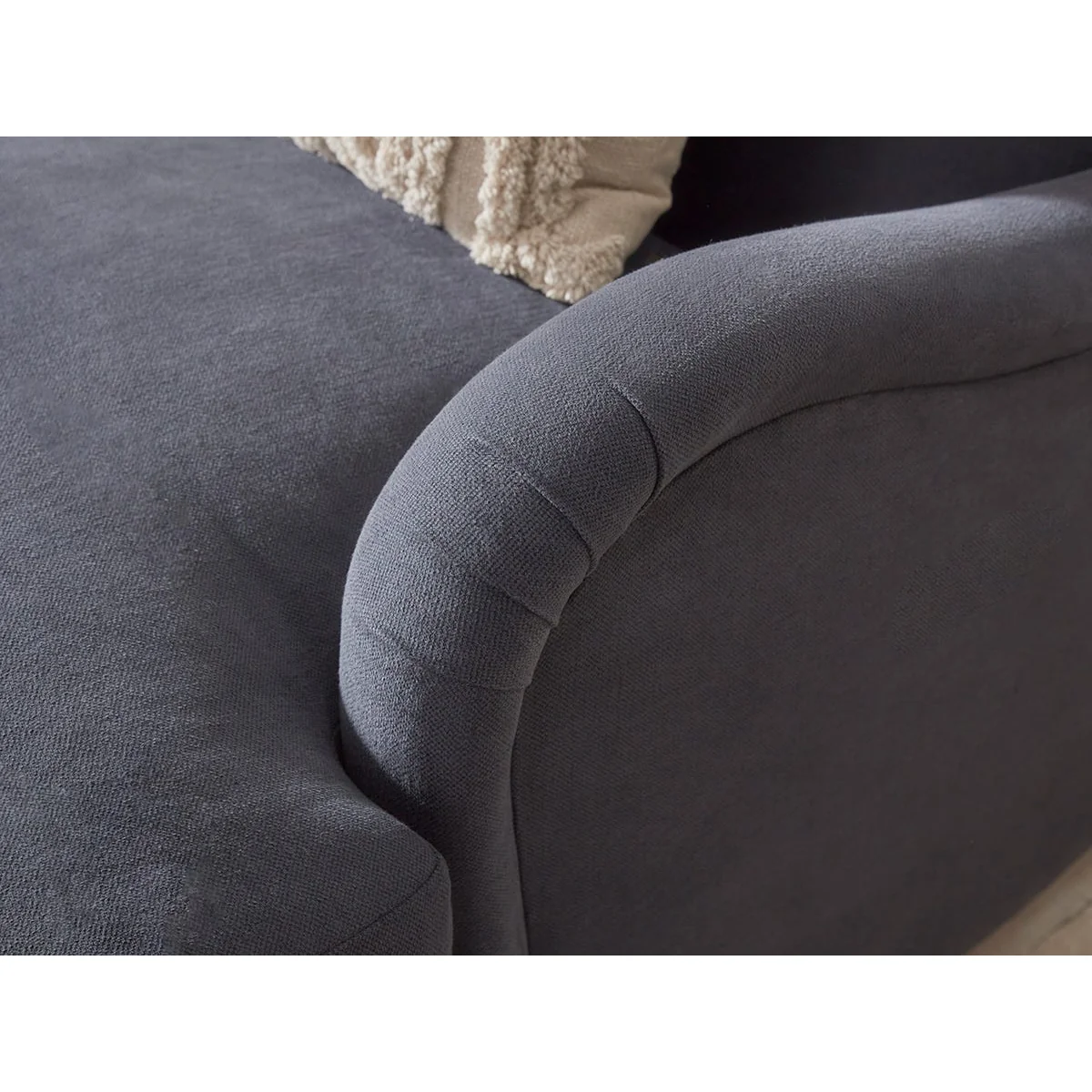 Reine Sofa – image 3