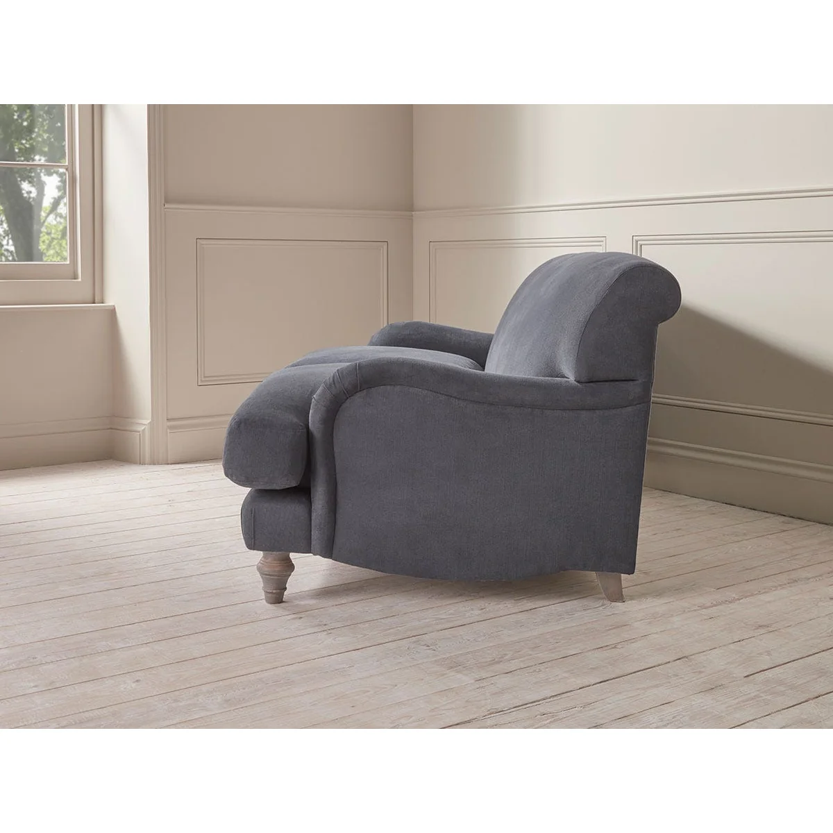 Reine Sofa – image 6