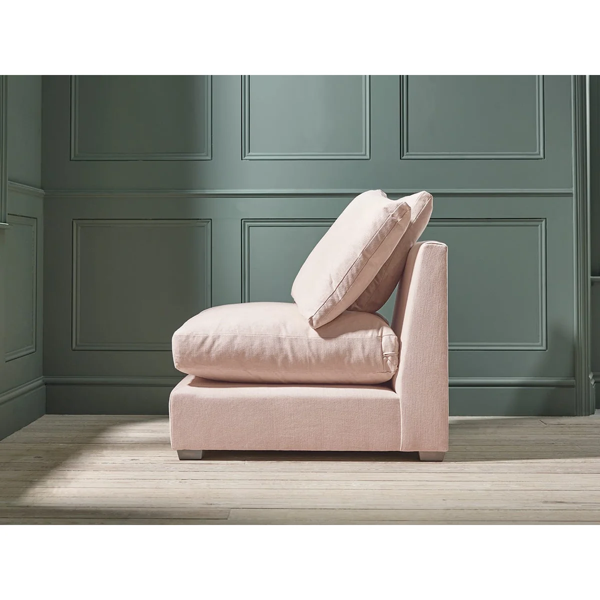 Lyon Sofa – image 16
