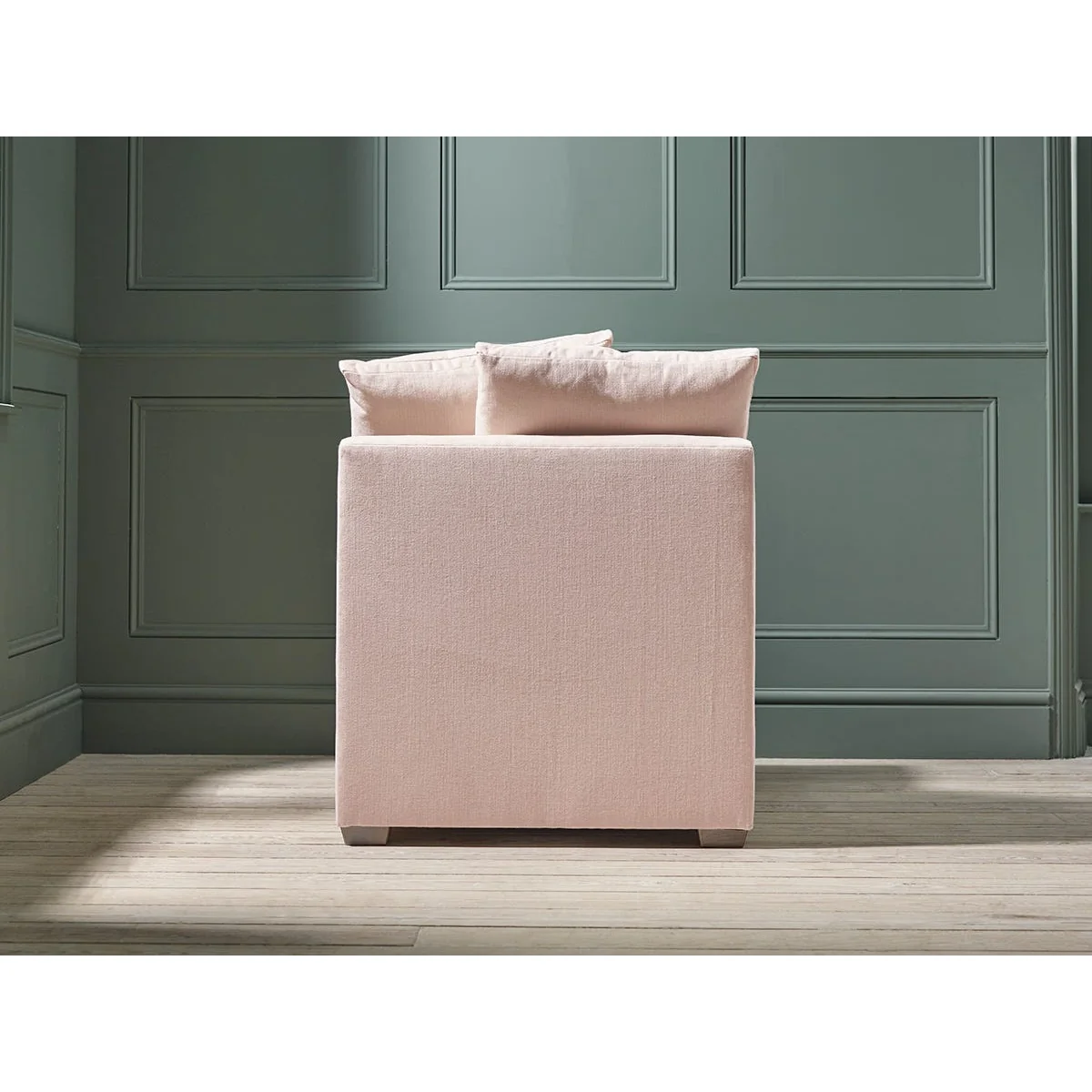 Lyon Sofa – image 17