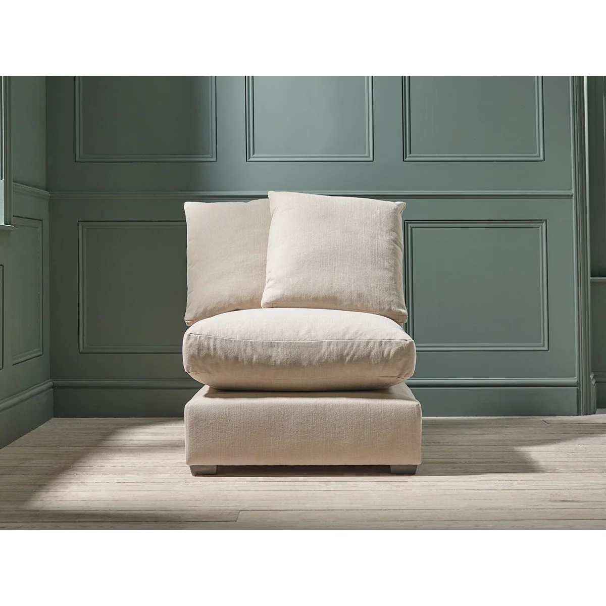 Lyon Sofa – image 8