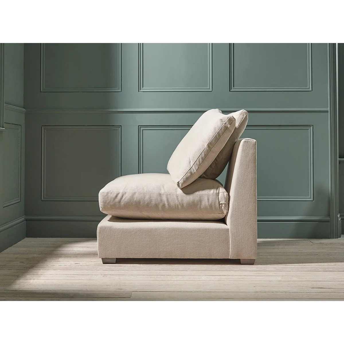 Lyon Sofa – image 9