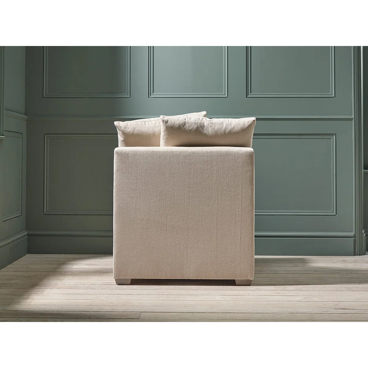 Lyon Sofa – image 10