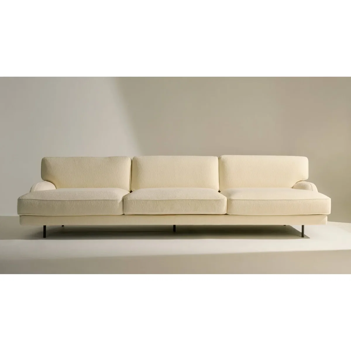 GUBI Flaneur sofa 3-seat Bouclé-matt black 3-seater – image 4