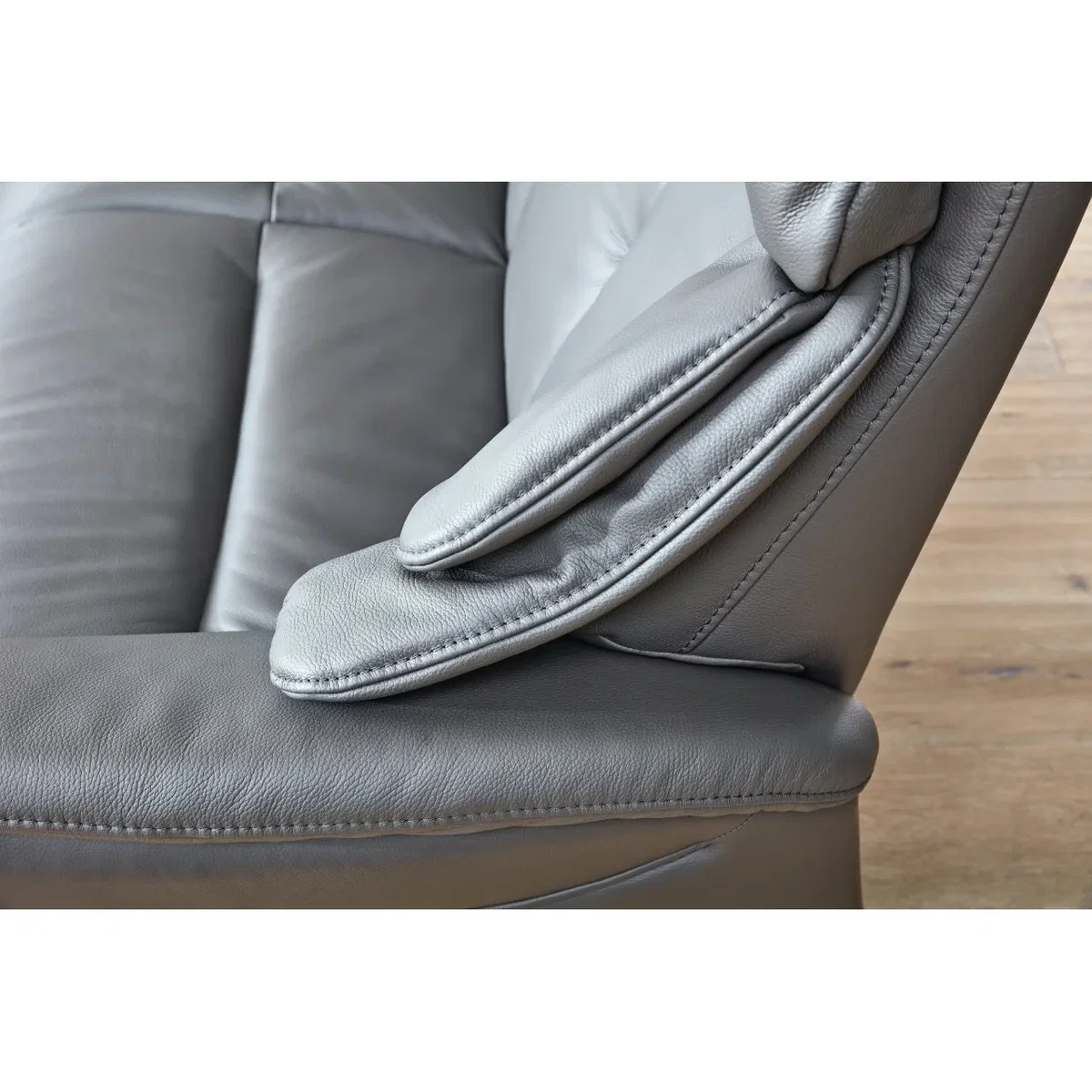 Himolla Chester Fixed 2.5 Seater Sofa - Leather L24 - Plastic Glides – image 8
