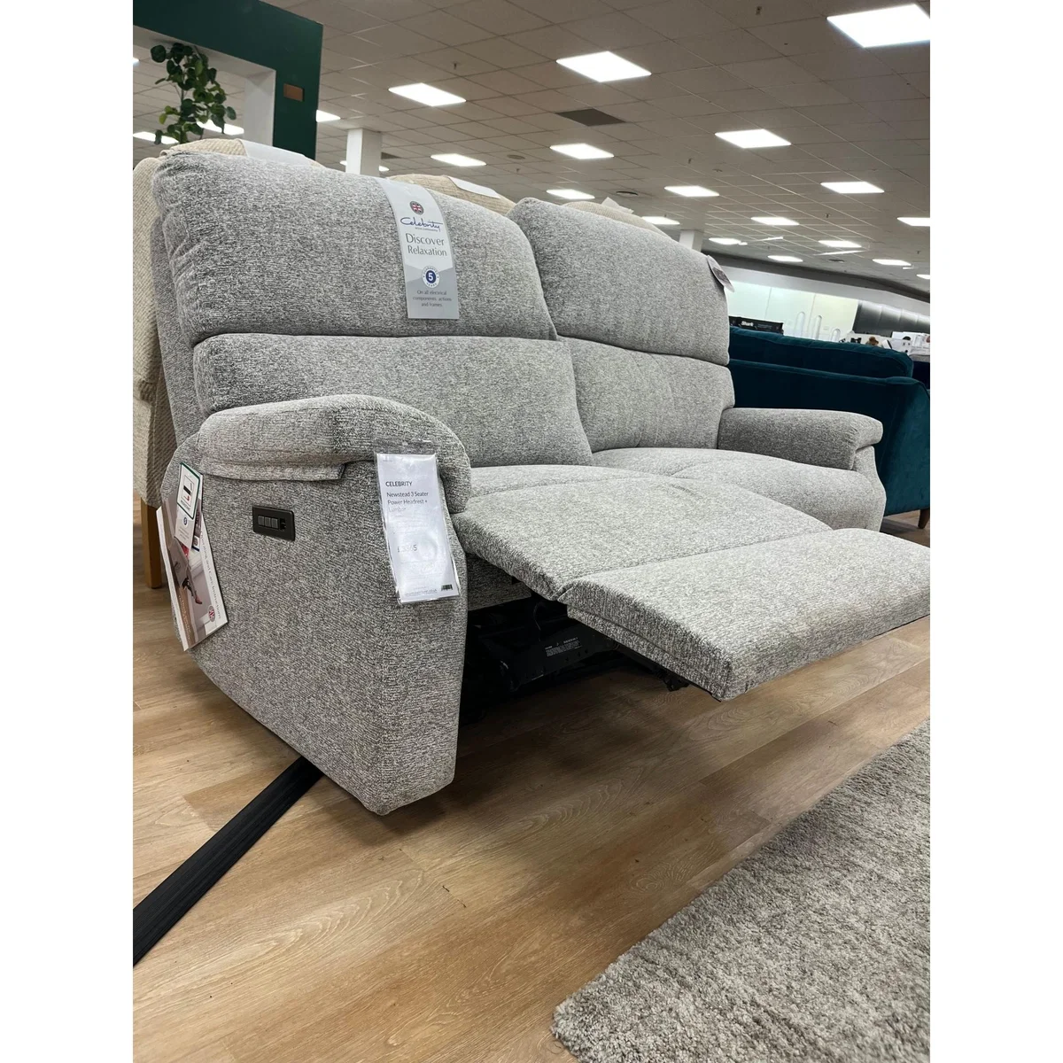 Celebrity Newstead 3 Seater Reclining Sofa - Fabric - Dual Motor – image 4