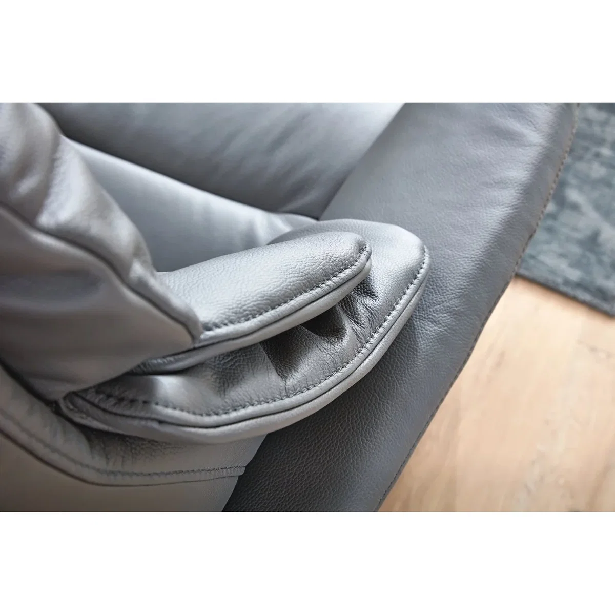 Himolla Chester Fixed 3 Seater Sofa - Leather L27 - Aluminium Feet – image 8