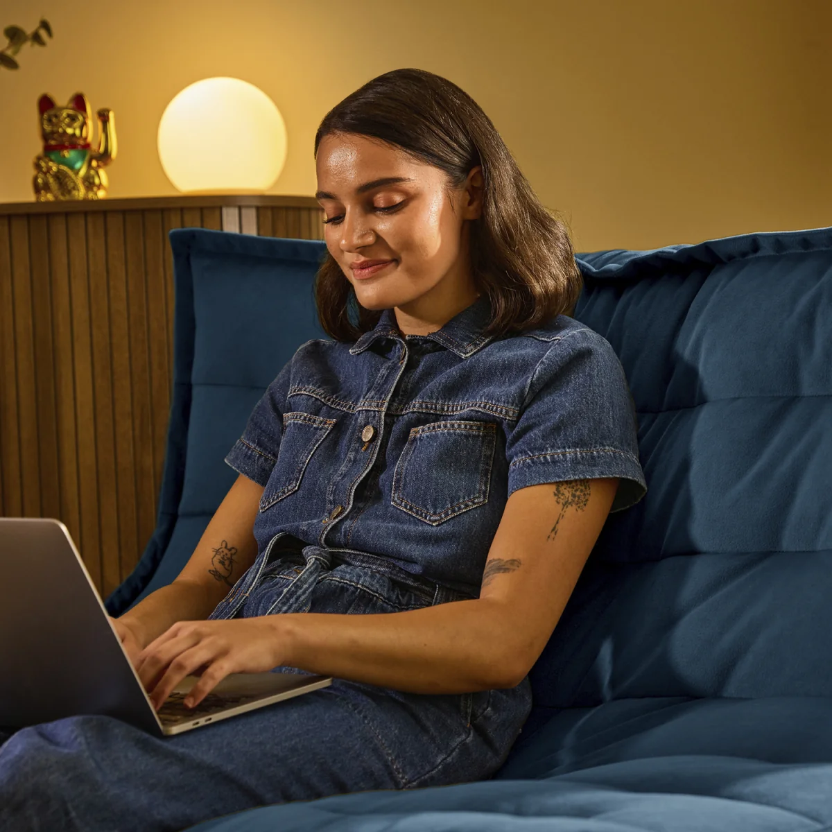icon Kota Matt Velvet Sofa, Ink Navy - Navy – image 7